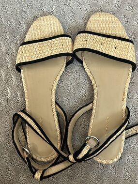 Ann Taylor Beige Straw Slide Sandals with Black Trim